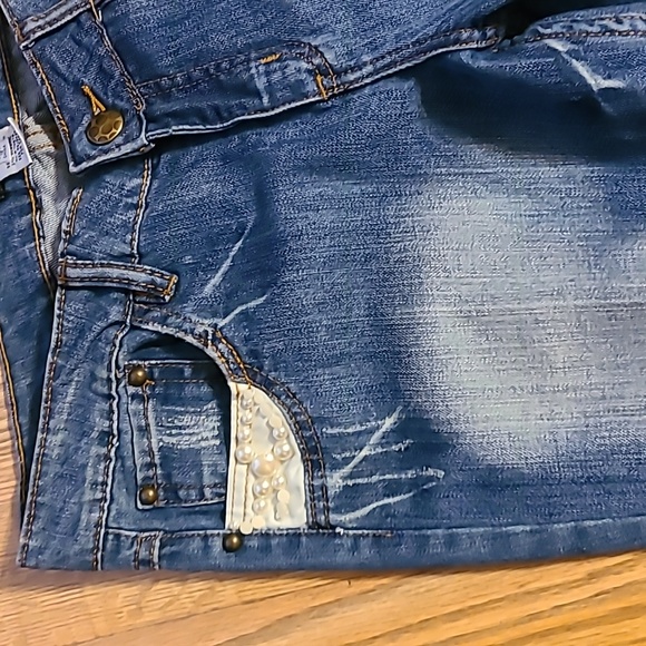 Appliqued jeans, sz 8 - Picture 2 of 7